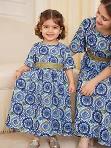 SHEIN 少女休闲母女条纹印花连衣裙，适合春夏季穿着，是度假的理想之选。 - 彩色 - 查看 2