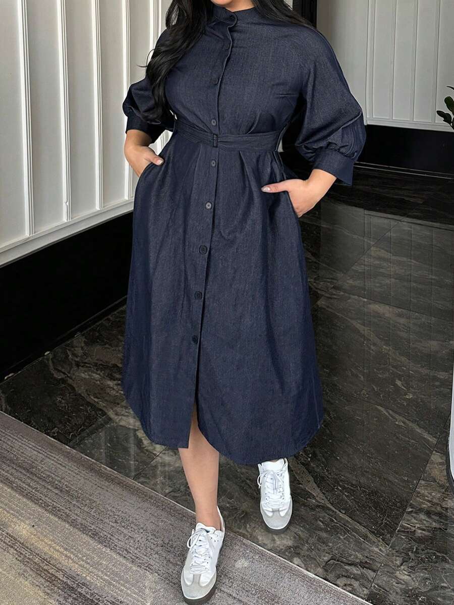 Dazy Plus Đầm midi thường ngày với cổ áo giả denim, eo thắt, tay áo phồng phối màu tương phản. - Xanh đậm - Xem 1