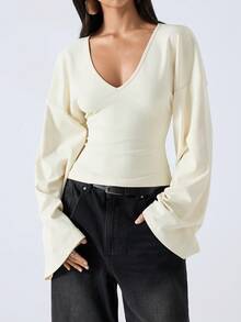 SHEIN EZwear Áo thun nữ cỡ lớn tay loe màu trơn, thích hợp mặc đi làm, dịp Giáng sinh, Năm mới, Lễ Tạ ơn, Lễ tốt nghiệp, thanh lịch, thời trang, thoải mái, cổ chữ V sâu, thích hợp mặc ngoài trời, chất liệu mềm mại. - Vàng nhạt - Xem 10