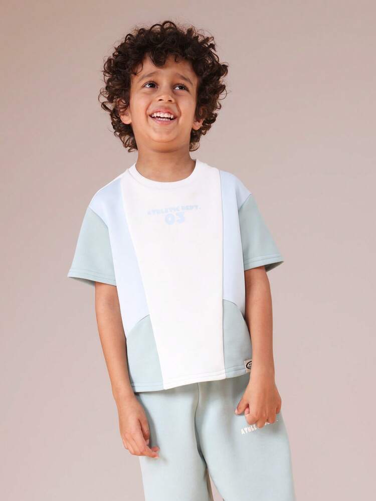 Zestaw z koszulką i spodniami dresowymi w blokach kolorów