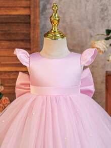SHEIN Glamorique Kids 女婴粉色网纱蓬蓬裙，荷叶袖珍珠点缀，可爱短款派对礼服，无袖圆领拉链修身喇叭裙摆，适合幼儿生日派对。女婴公主薄纱连衣裙，粉色，泡泡袖，珍珠装饰，V领露背，蝴蝶结系带，适合生日、派对、婚礼、正式场合、日常穿着。女婴粉色派对礼服，粉色蝴蝶结婴儿连衣裙，一周岁生日礼服，粉色薄纱连衣裙，女婴生日套装 - 西瓜粉 - 查看 5