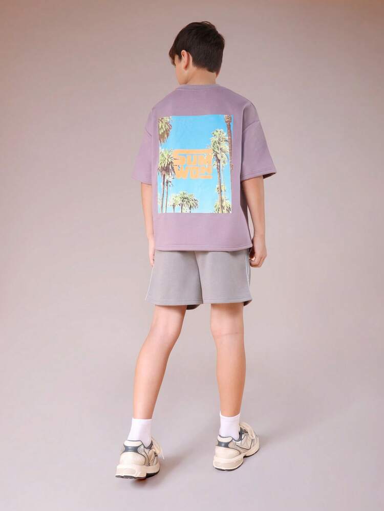 Zestaw: koszulka z okrągłym dekoltem i szorty z nadrukiem tropikalnym