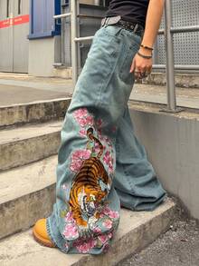 ROMWE MEN Men's Floral & Tiger Embroidery Pattern Loose Fit Jeans Spring/Summer - Blue - View 3