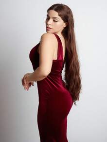 Lupita Cardoza Vestido largo de mujer vintage elegante con un hombro y volantes plisados en el bajo - Burdeos - Ver 4