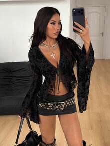 Coolane 女士春夏街头风 Y2K Grunge 哥特性感外出锐舞文艺复兴集市俱乐部派对花卉图案蕾丝黑色喇叭袖上衣 - 黑色 - 查看 3