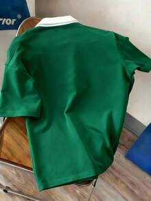 Manfinity Joysei Polo à manches courtes pour hommes, imprimé lettres, couleurs contrastées, style décontracté