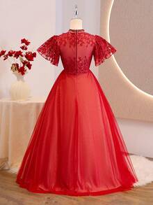 Đầm ngắn tay thanh lịch cho bé gái tuổi teen, phối họa tiết hoa thêu, cổ bèo nhún, chất liệu lưới. - Đỏ - Xem 2