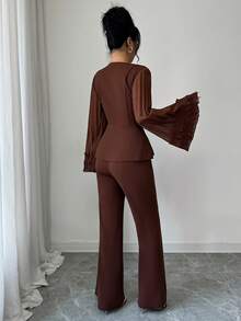 Elenzga Bộ vest công sở thanh lịch, lãng mạn, tối giản dành cho nữ, gồm áo blazer tay dài xếp ly, viền bèo nhún, cài hai hàng khuy bất đối xứng và quần ống đứng. - Cà phê nâu - Xem 2