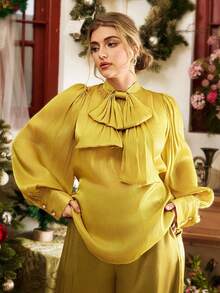 VOLUPTÉ CURVE Bộ đồ đôi cỡ lớn dành cho Ngày Valentine, kiểu dáng thanh lịch cổ điển mới với nơ vàng, tay áo phồng và quần ống rộng, nhẹ nhàng, thoải mái giúp tôn dáng. - Màu vàng - Xem 5