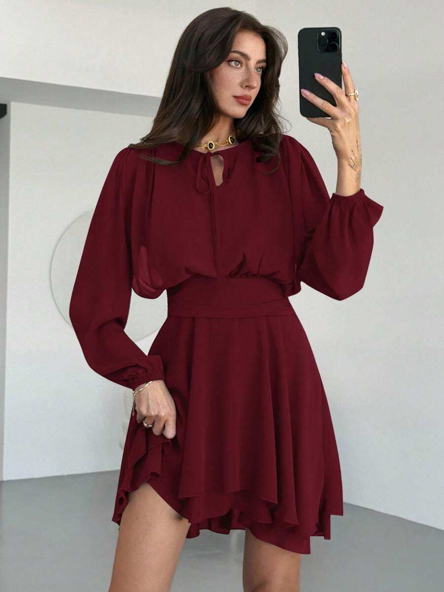 Aloruh 梅紫色浪漫约会音乐节系带长袖荷叶边迷你连衣裙（女款） - 酒紅色 - 查看 1