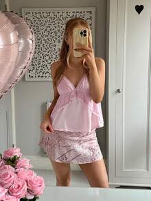 CovetEZ Women's Casual Early Spring/Summer Sweet Outfits, Clean Girl Style, Casual Pink Women's Lace-Trimmed Satin Pure And Alluring Valentine's Day Spring Outfits, Women's Valentine's Day Outfits For Women, Valentine's Day Clothes, Pink Top, Sweet Pink Camisole. - Pink - View 3