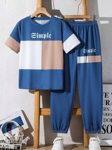 SHEIN 2-Pack Tween Boy Casual Sports College Art Retro With Stitching Round Neck T-Shirt And Trousers Set Suitable For Kids Outfits Toddler Boy Clothes Back To School Boys Set Suitable For Birthday Parties, Evening Parties, Performances, Weddings, Baptisms, Opening Ceremonies Daily Suitable For Daily Use Suitable For School Suitable For Travel Suitable For Sports Suitable For Spring, Autumn And Winter Seasons