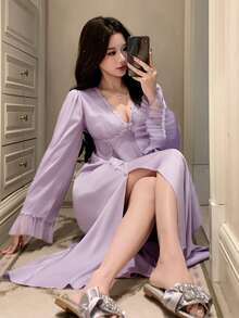 DAZY 迷人緞面蕾絲拼接收腰開衩設計女款睡裙睡衣 - 淺灰紫 - 查看 5