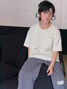 2pcs Tween Boy Loose Fit Round Neck Short Sleeve T-Shirt With Cargo Pocket & Contrast Color Pants Set, Casual, Sports, Vacation, School, Party, Fashion Versatile, Spring/Summer - White - View 4