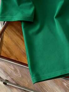 Manfinity Joysei Polo à manches courtes pour hommes, imprimé lettres, couleurs contrastées, style décontracté