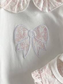SHEIN 3件套新生儿宝宝简约可爱白色粉色印花拼接长袖连体衣、围兜和襁褓毯套装 - 白色 - 查看 6