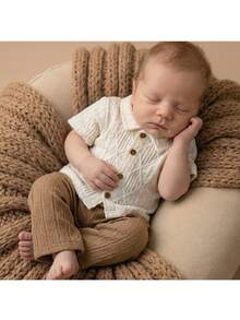 Loomiva Conjunto de 2 peças para recém-nascida, composto por Top de manga curta com gola sólida e suave em tricô, e shorts de cintura elástica