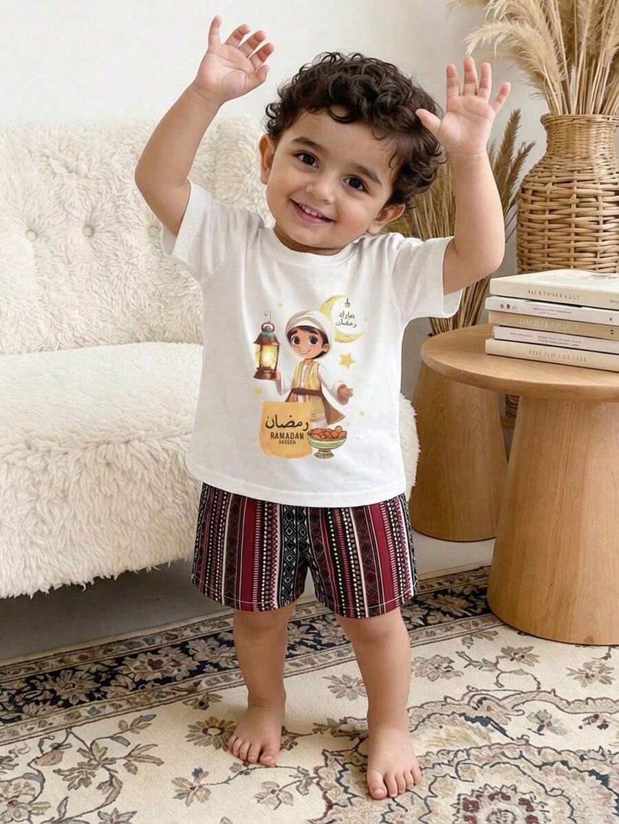 SHEIN Baby Boy/Girl Casual Cartoon Print Short Sleeve Crew Neck Top, Suitable For Summer, Classic Cute Little Boy Pattern Print, Stars, Moon, Lantern - White - View 1