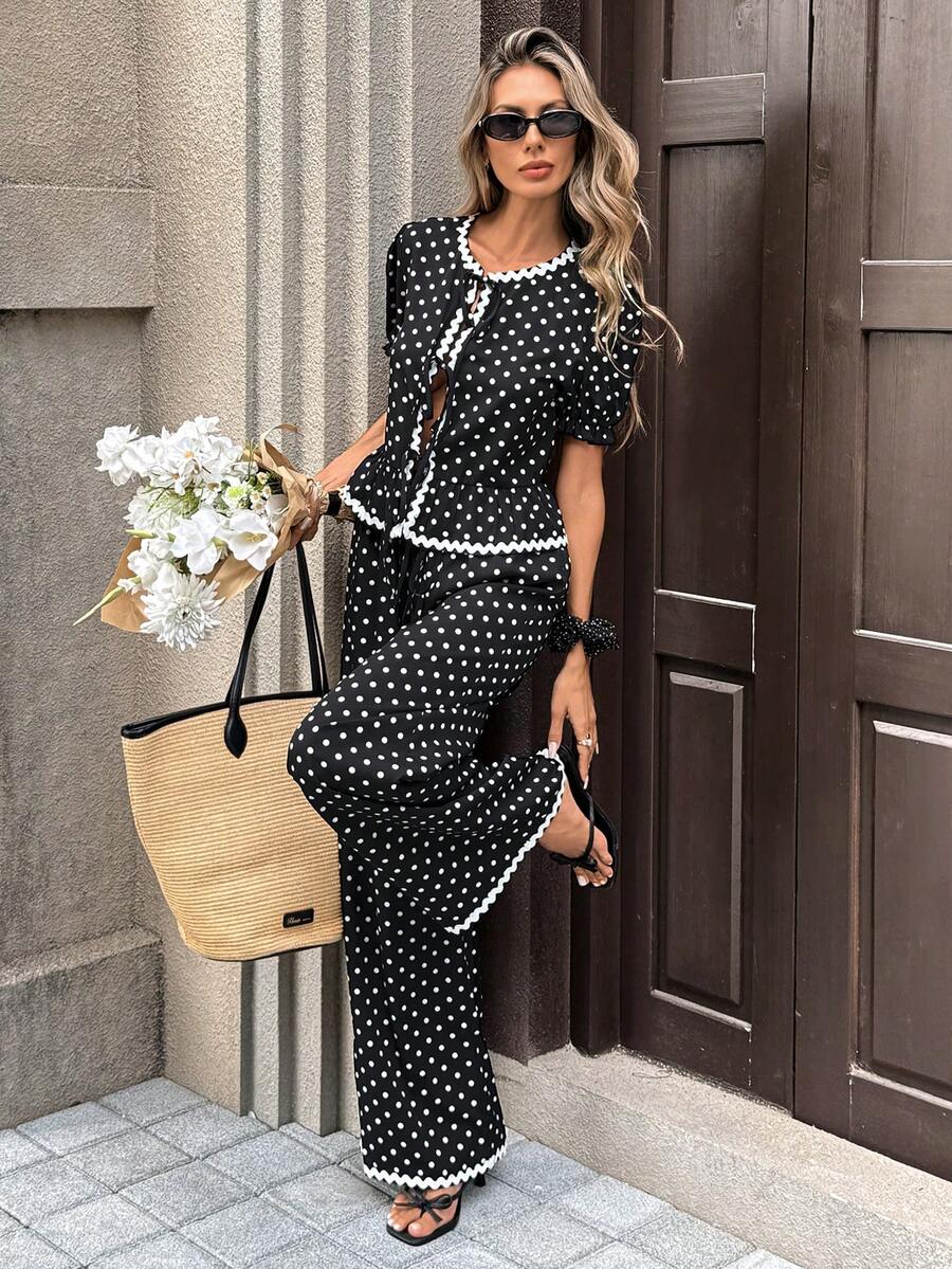 SHEIN PariChic 2件套 女士优雅圆领短袖荷叶边系带波点上衣 - 黑與白 - 查看 1