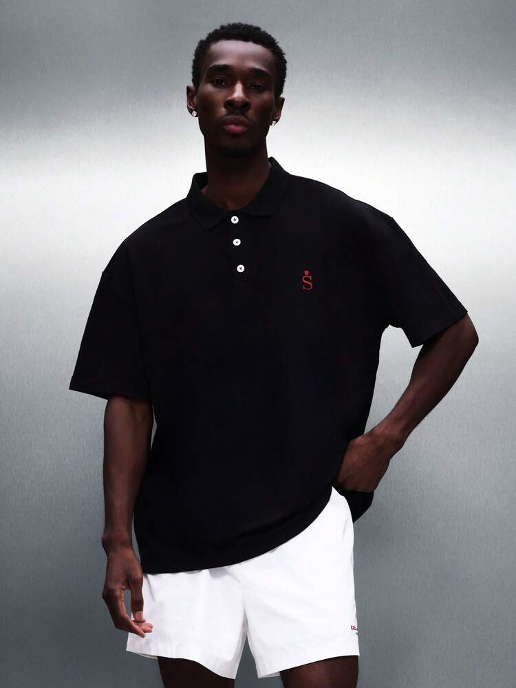 バレンタインデーにぴったりのボタン留め襟付きポロシャツ