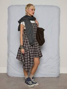 COUREZ 格纹吊带连衣裙，不对称荷叶边下摆 / Y2K 春季女装，可爱田园风约会之夜外出装扮，情人节 - 灰色 - 查看 1