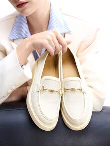 CUCCOO BIZCHIC 女士简约圆头坡跟厚底平底鞋，优雅休闲，舒适百搭，适合工作、通勤、约会、正式场合。 - 糯米白色 - 查看 5