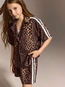 SHEIN Sparklyn Conjunto de ropa informal de estilo coreano con estampado de leopardo para niñas preadolescentes, incluye blusa de manga corta y shorts, para primavera/verano - Rojo y blanco - Ver 5