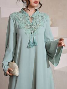 SHEIN Najma 女士阿拉伯风格长袖连衣裙，立领，流苏和贴花拼接设计 - 綠色 - 查看 3