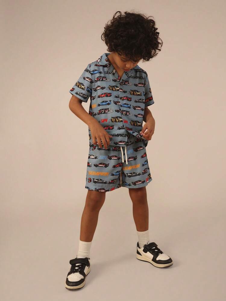 레이싱카 프린트 셔츠와 반바지 세트