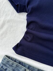 SHEIN Camiseta casual de estilo universitario para adolescentes, de manga corta, con cuello de puntilla, cintura fruncida y bordado, en color azul marino de punto acanalado - azul real - Ver 7