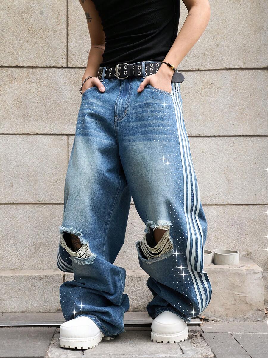 Manfinity EMRG Unisex Distressed Pocket Design Flared Leg Jeans With Rhinestone Embellishment, Versatile For Daily Wear - Medium Wash - View 1