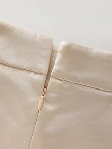 SHEIN Franclia 女士优雅纯色蝴蝶结领无袖上衣和半裙两件套，休闲奶油色两件套，优雅两件套，米色两件套，蝴蝶结服装，金色两件套。女士优雅纯色蝴蝶结领无袖上衣和半裙两件套，休闲奶油色两件套，优雅两件套，米色两件套，蝴蝶结服装，金色两件套。女士夏季服装，夏季度假服装，婚礼及活动，奢华晚礼服半裙，外出上衣，女士度假服装，奢华女士两件套，时尚女士服装，婚礼及活动，优雅女士连衣裙，情人节服装。 - 杏色 - 查看 6