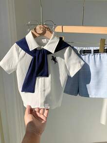 SHEIN 男宝宝夏季休闲可爱学院风蓝白条纹短袖衬衫、松紧腰短裤、披肩绅士套装，适合生日派对、锐舞派对、晚宴、演出、婚礼、迎婴派对、一周岁生日庆祝等场合。 - 彩色 - 查看 7