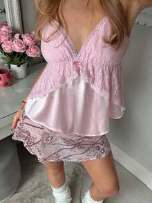 CovetEZ Women's Casual Early Spring/Summer Sweet Outfits, Clean Girl Style, Casual Pink Women's Lace-Trimmed Satin Pure And Alluring Valentine's Day Spring Outfits, Women's Valentine's Day Outfits For Women, Valentine's Day Clothes, Pink Top, Sweet Pink Camisole. - Pink - View 2
