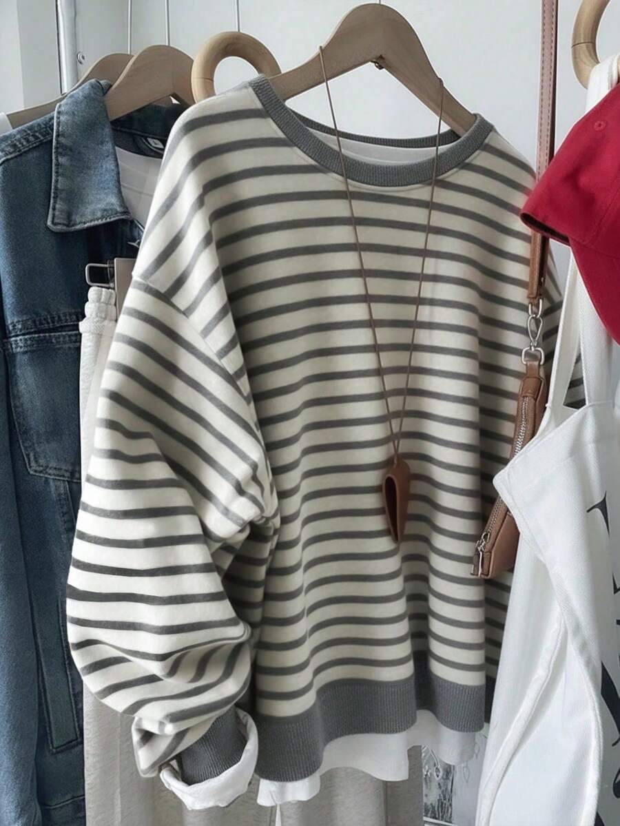 Resyla Women's Classic Striped Print Crew Neck Sweatshirt, Casual Pullover Top For Autumn/Winter, Elegant Design, Versatile For Daily Wear, Suitable For Students, Teachers, And Casual Occasions - Green - View 1