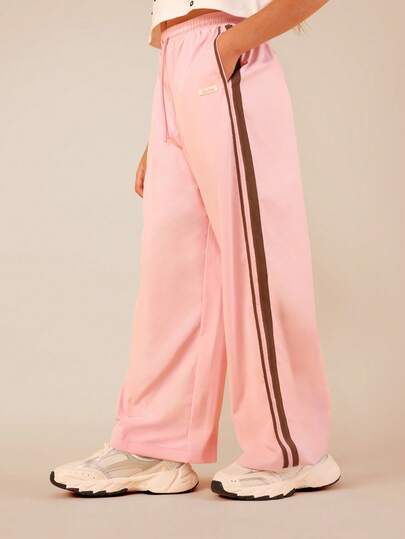 SUMWON Pantalones de chándal rosa para niñas preadolescentes con detalles de rayas laterales marrones, cintura elástica, pantalones casuales de entrenamiento para primavera, verano y actividades al aire libre