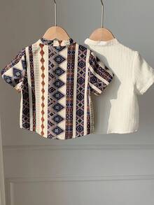 SHEIN Bộ 2 món áo sơ mi cổ trắng họa tiết mùa hè cho bé trai, thích hợp cho tiệc sinh nhật, tiệc tưng bừng, tiệc tối, biểu diễn, đám cưới, tiệc mừng em bé chào đời, lễ rửa tội và lễ kỷ niệm sinh nhật lần thứ nhất. - Nhiều màu - Xem 4
