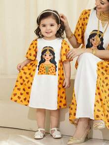 SHEIN Vestido de manga corta con estampado floral y de dibujos animados para bebé niña - Multicolor - Ver 9