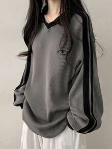 DAZY Women's Colorblock Letter Graphic Pullover Sweatshirt, Collegiate Style - Grey - View 3