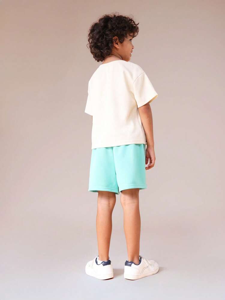 Graffiti Print T-Shirt And Shorts Set