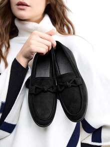 CUCCOO BIZCHIC Damloafers med twistdesign och casual slip-on - Svart - Visa 5