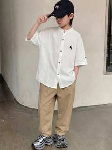 SHEIN 男童斋月长袍，传统阿拉伯服饰，开斋节长袍，男童休闲舒适开襟短袖衬衫搭配卡其色长裤运动套装，白色衬衫基础款上衣，适合春夏季节、外出、情人节、约会、旅行、度假、家庭聚会、返校季、婚礼季、正式晚宴、生日派对等场合。 - 彩色 - 查看 2