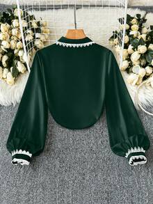 SHEIN Clasi Áo sơ mi nữ dáng ngắn, thanh lịch, tay phồng phối ren tương phản, vạt cong, thích hợp cho công sở và đi làm, mùa xuân/thu. - Màu xanh lá cây đậm - Xem 2