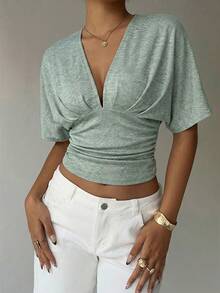 Aloruh Camiseta ajustada de mujer con escote en V profundo, manga corta y cintura fruncida en color albaricoque - Verde - Ver 3