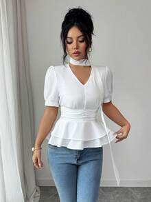 Rafferiza 女士优雅系带领荷叶边下摆泡泡袖衬衫，修身V领，夏季 - 白色 - 查看 6