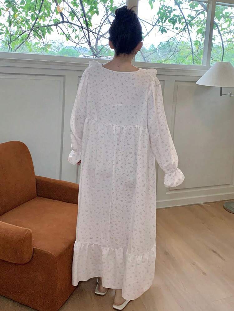 Dazy Plus Plus Size Women Elegant Contrast Lace & Ditsy Floral Loose Long Sleeve Flare Sleeve Nightgown, Spring/Summer