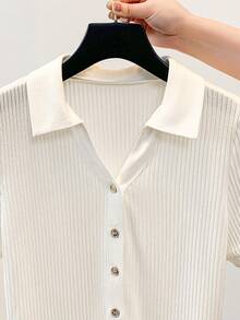 GlowEve Áo thun nữ tay ngắn màu trơn, cài một hàng cúc, kiểu dáng thường ngày, chất liệu gân nổi. - trắng - Xem 8