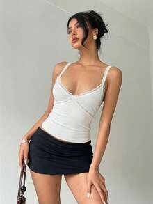 Aloruh 女士酒红色蕾丝拼接深V领修身吊带背心 - 白色 - 查看 5