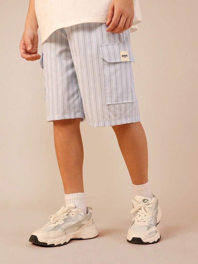 옆주머니가 있는 편안한 스트라이프 카고 반바지