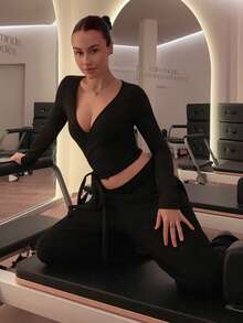 Abrilcols T-shirt rose de yoga, de fitness, de sport, extensible, doux, ouvert sur le devant, col en V, manches longues, court et moulant, à la mode, minimaliste, décontracté, élégant, essentiel pour la garde-robe des femmes, printemps/automne - Noir - Voir 5